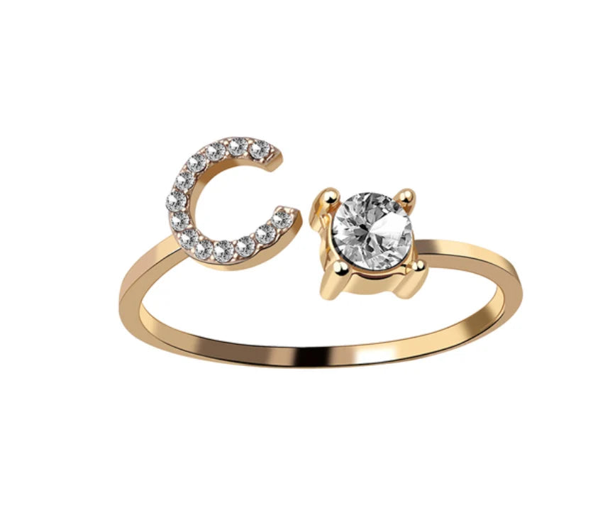 Goldener Buchstaben Ring