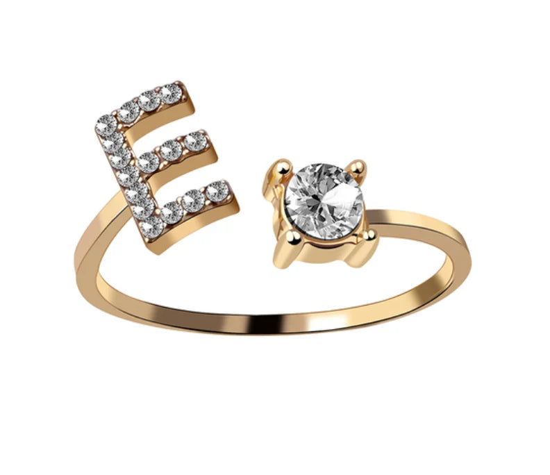 Goldener Buchstaben Ring