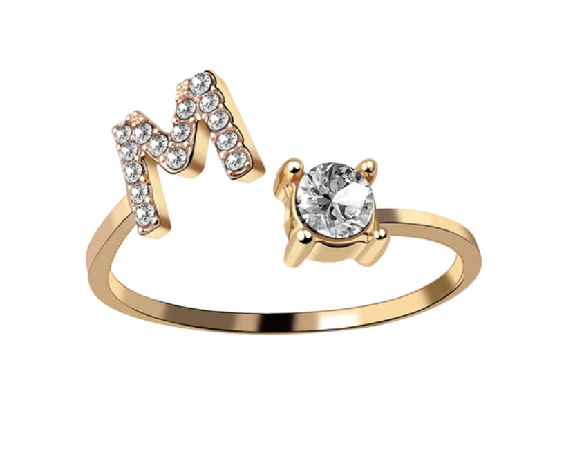 Goldener Buchstaben Ring