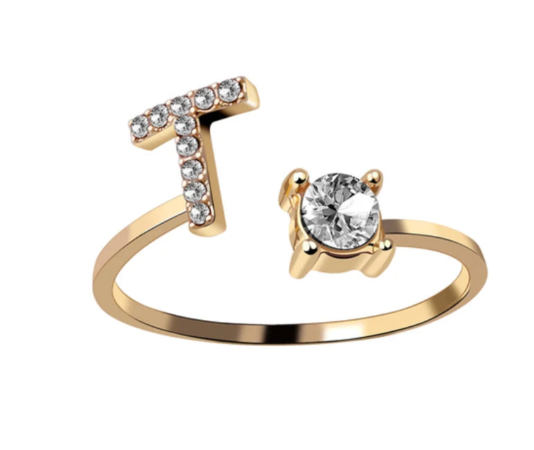 Goldener Buchstaben Ring