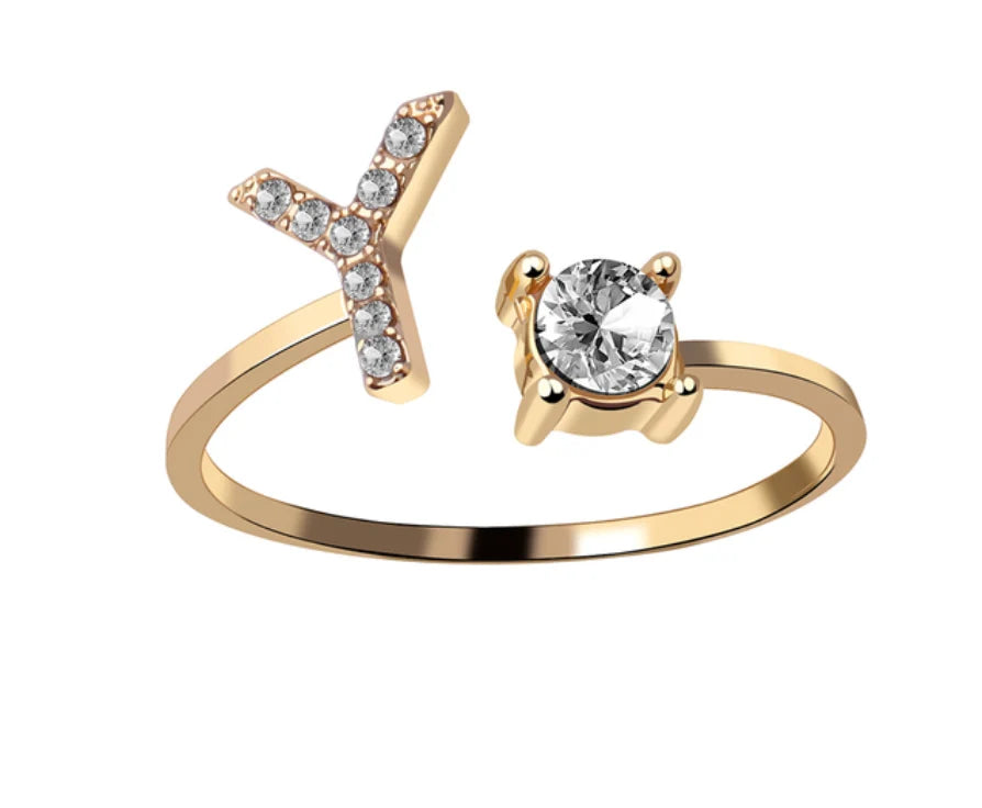 Goldener Buchstaben Ring