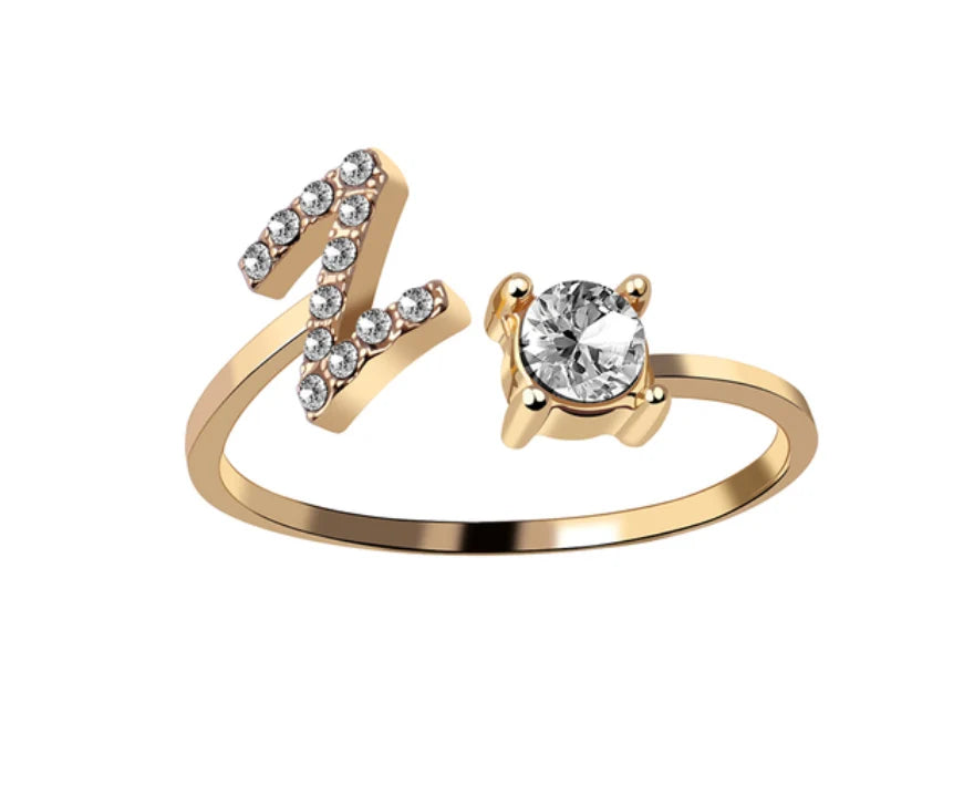 Goldener Buchstaben Ring